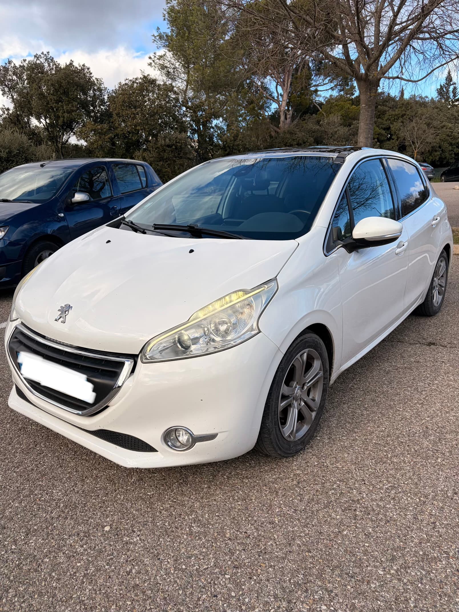 208 1.2 essence ALLURE 83 ch 3790€