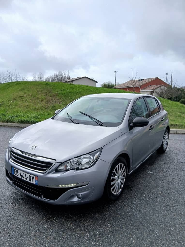 PEUGEOT 308 1.2 ESSENCE - Photo 1